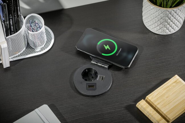 UTIČNICA CHARGER PLUS